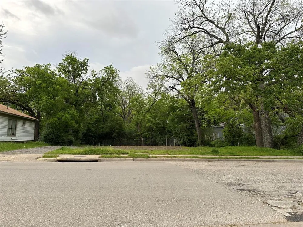 215 Bernard Street Denton, TX 76201