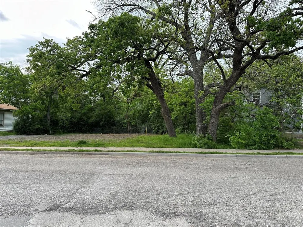 215 Bernard Street Denton, TX 76201