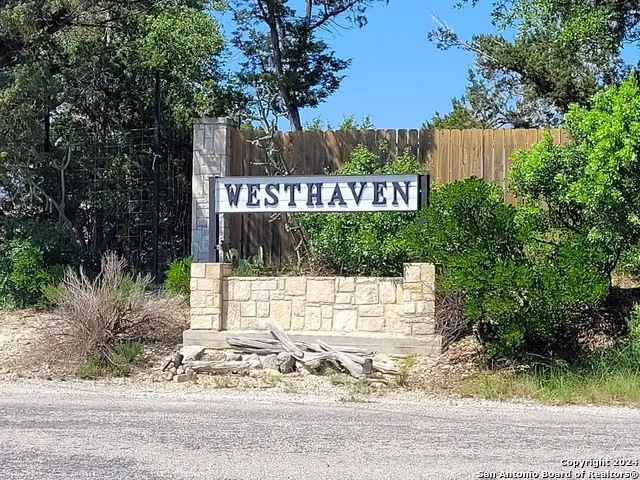 102 CLIFFWOOD Canyon Lake, TX 78133