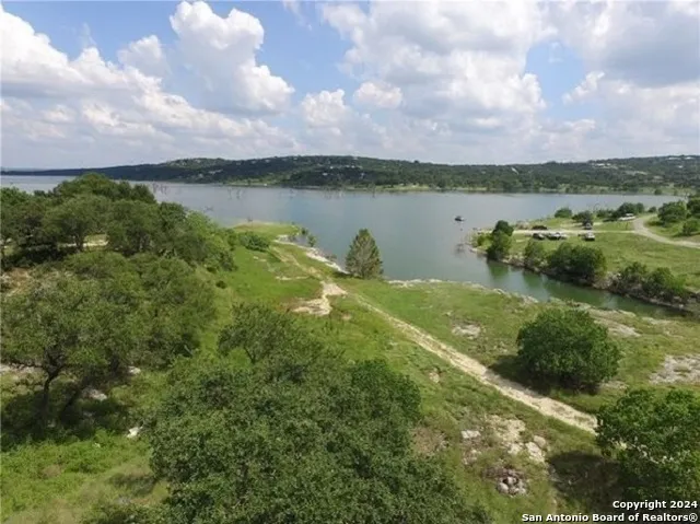 102 CLIFFWOOD Canyon Lake, TX 78133