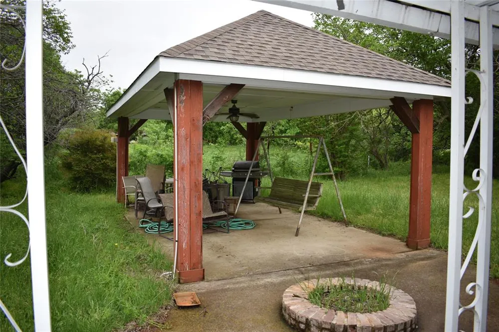 3094 Fm 428 W Aubrey, TX 76227