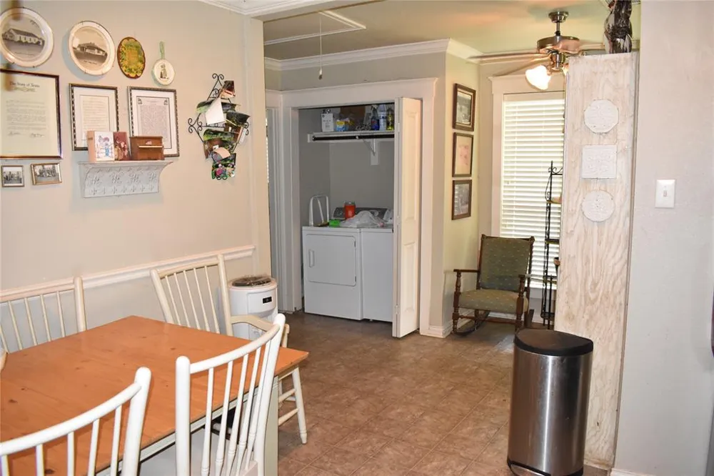 3094 Fm 428 W Aubrey, TX 76227