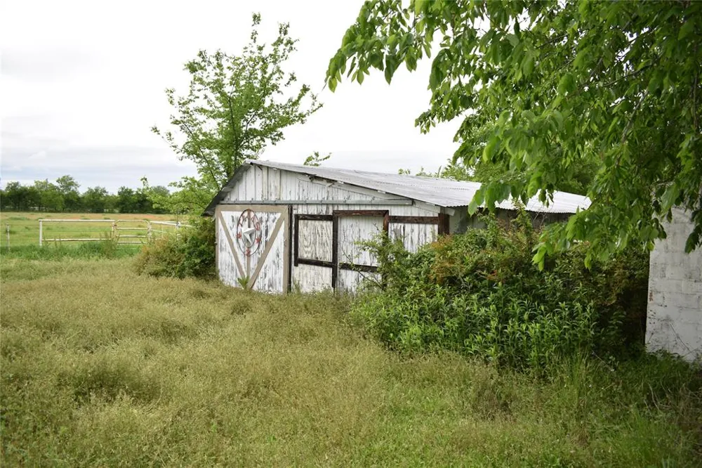 3094 Fm 428 W Aubrey, TX 76227