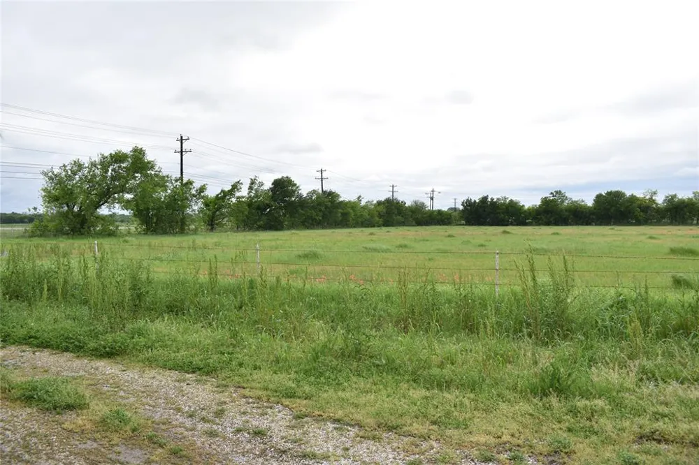 3094 Fm 428 W Aubrey, TX 76227