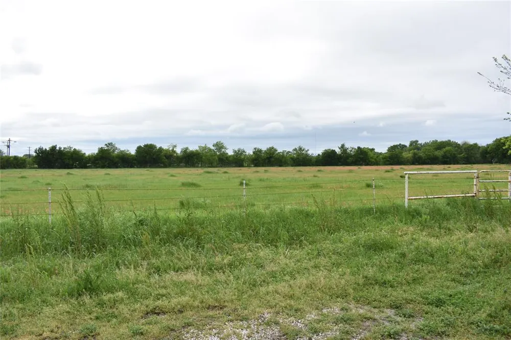 3094 Fm 428 W Aubrey, TX 76227