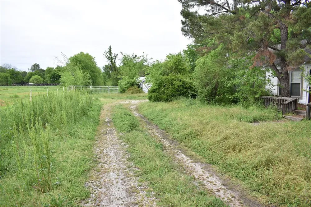 3094 Fm 428 W Aubrey, TX 76227
