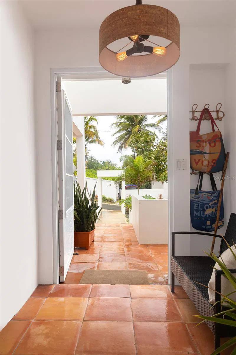 296 BRAVOS DE BOSTON Vieques, PR 00765