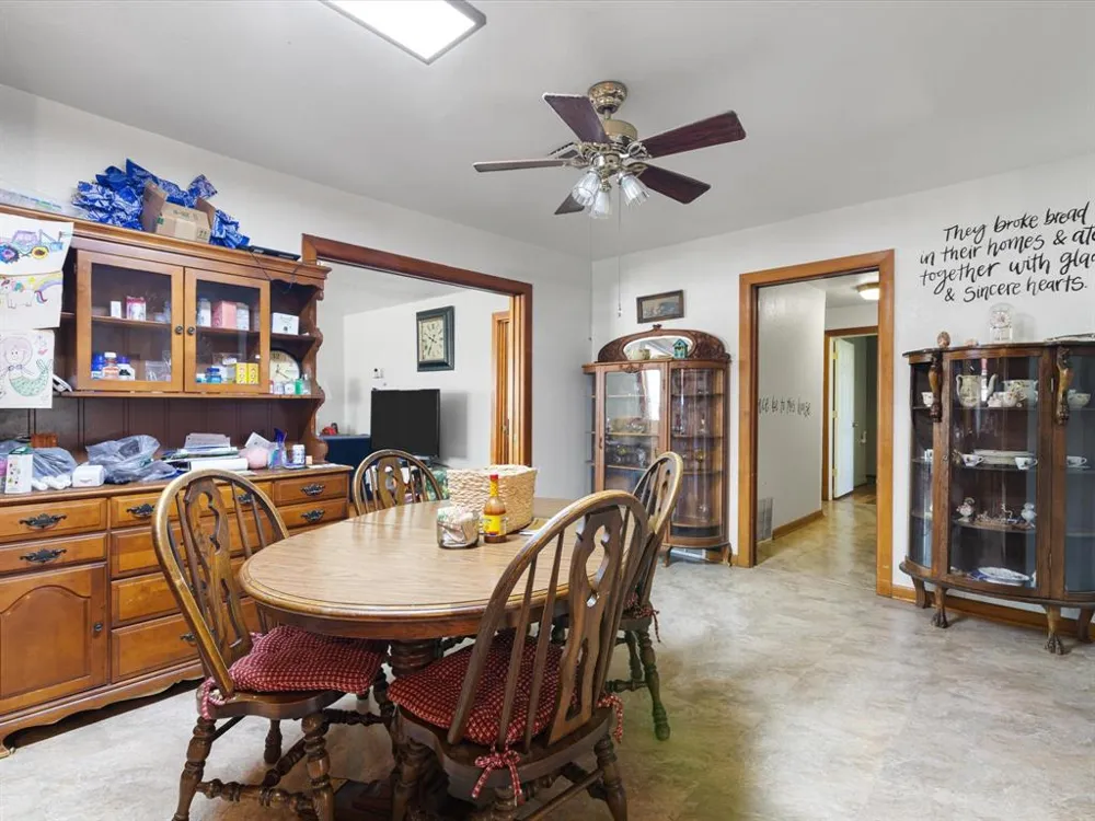 1006 County Road 2475 Alvord, TX 76225