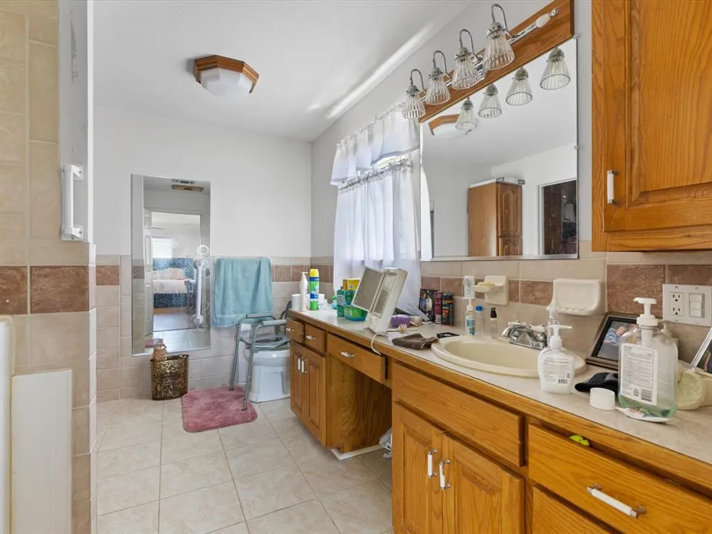 1006 County Road 2475 Alvord, TX 76225