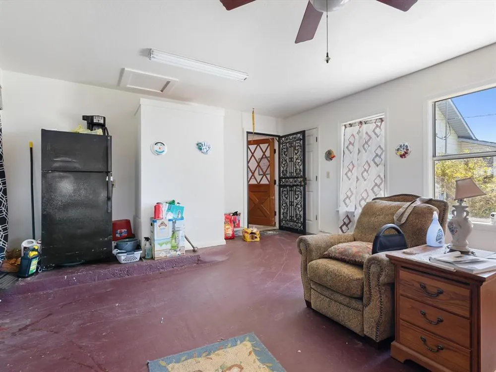 1006 County Road 2475 Alvord, TX 76225
