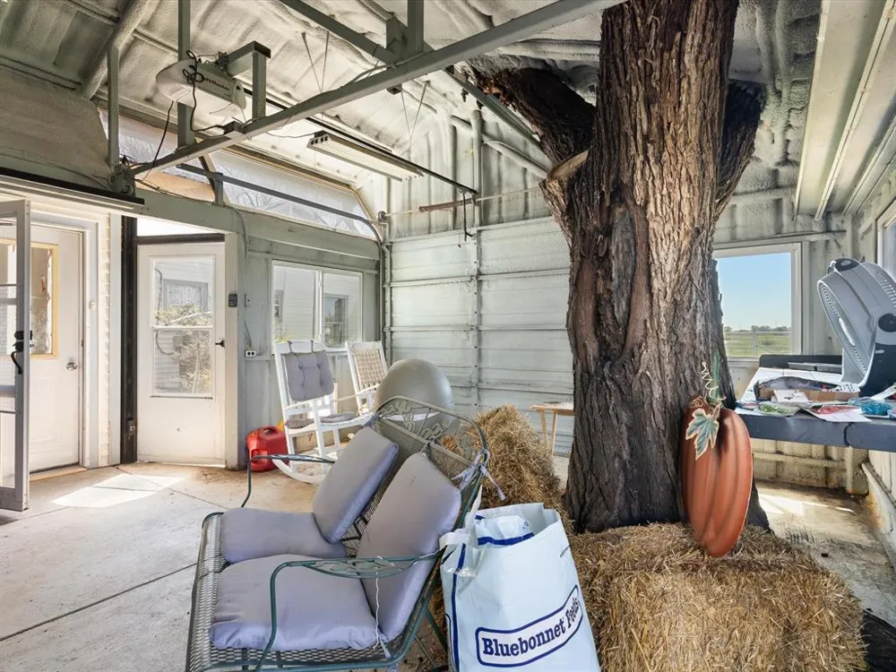 1006 County Road 2475 Alvord, TX 76225