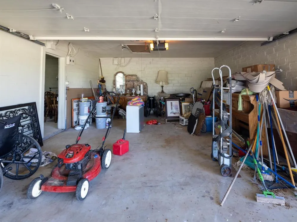 1006 County Road 2475 Alvord, TX 76225