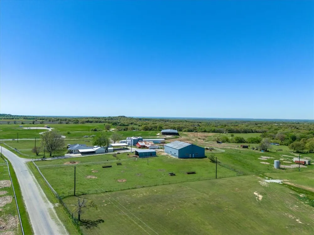 1006 County Road 2475 Alvord, TX 76225
