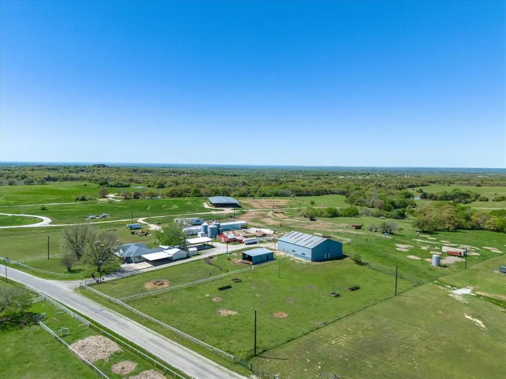 1006 County Road 2475 Alvord, TX 76225