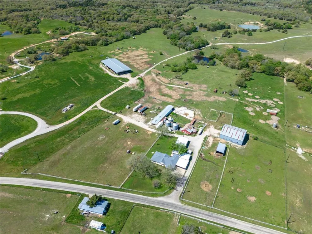 1006 County Road 2475 Alvord, TX 76225