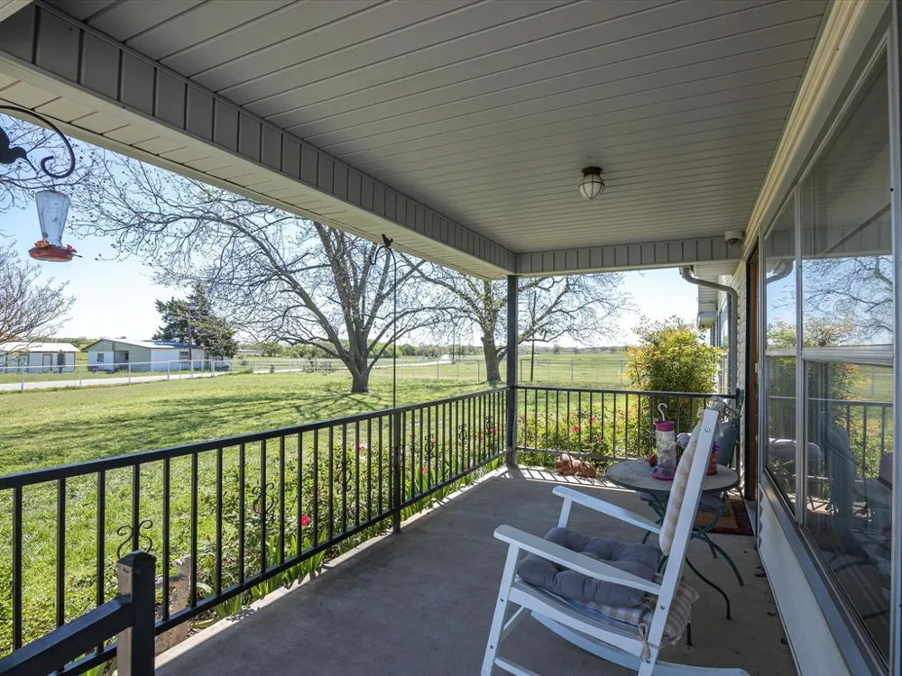 1006 County Road 2475 Alvord, TX 76225