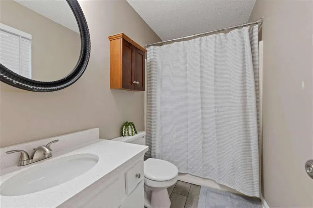 124 Bentley Parkway Woodstock, GA 30188
