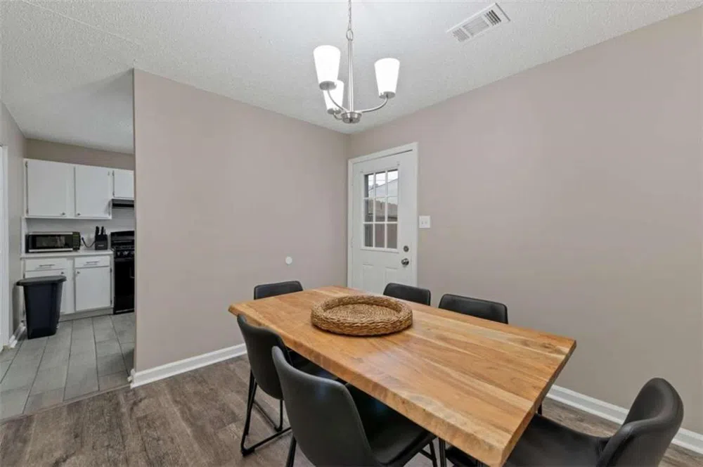 124 Bentley Parkway Woodstock, GA 30188