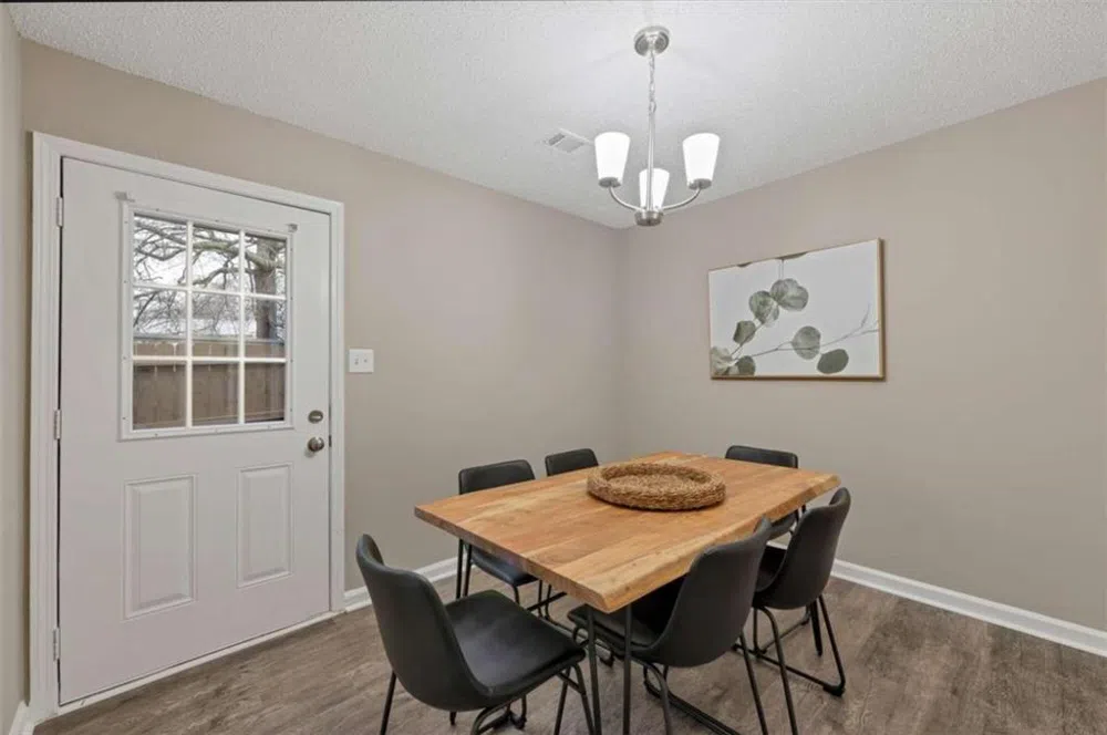 124 Bentley Parkway Woodstock, GA 30188