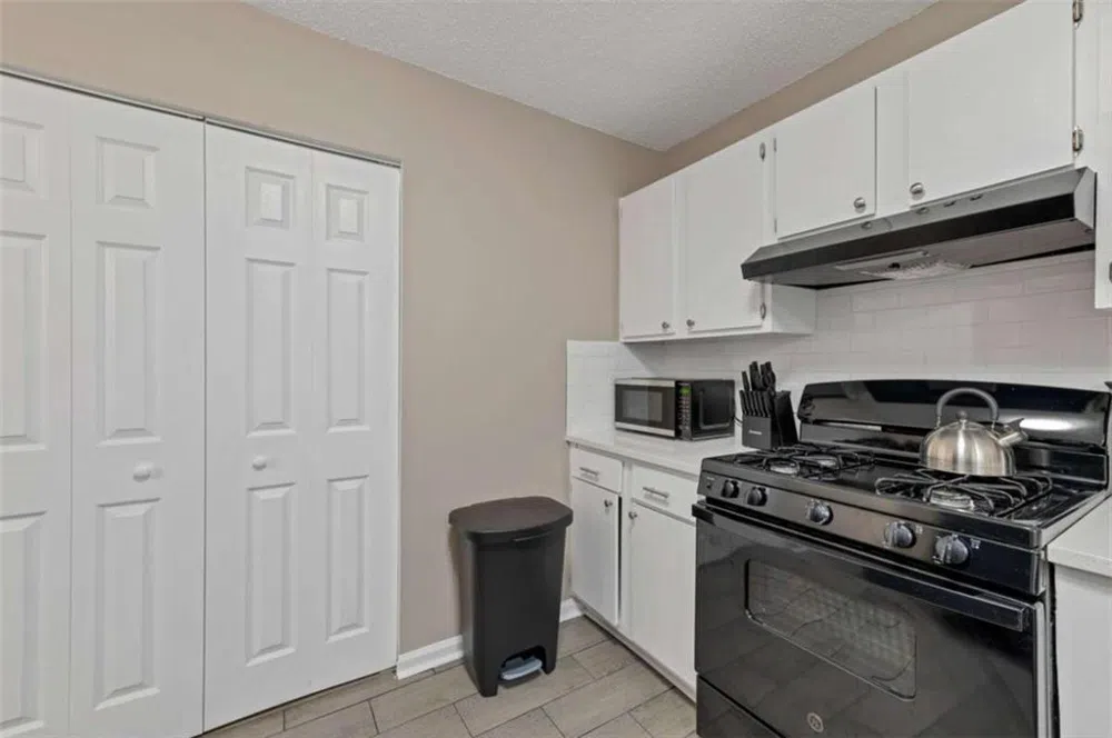 124 Bentley Parkway Woodstock, GA 30188