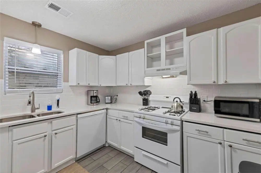 122 Bentley Parkway Woodstock, GA 30188