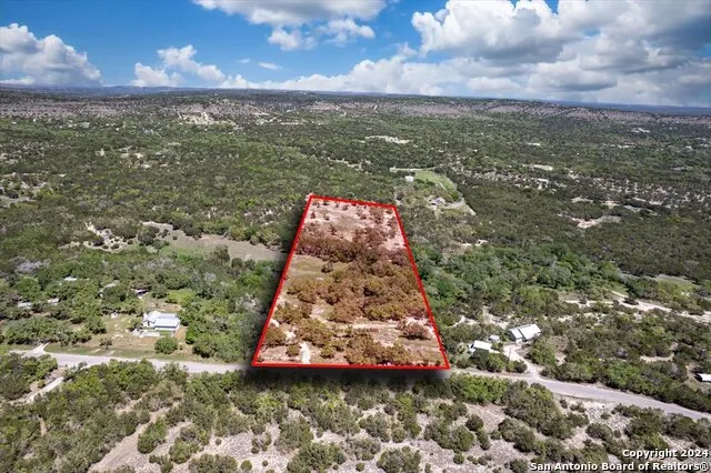 729 Rabbit Road Wimberley, TX 78676