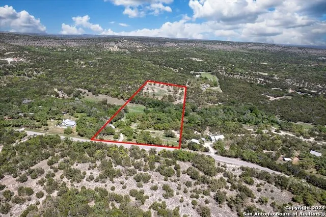 729 Rabbit Road Wimberley, TX 78676