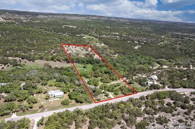 729 Rabbit Road Wimberley, TX 78676