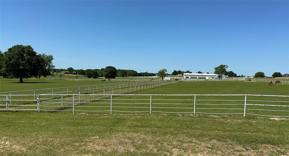 23710 Champion Drive Lindale, TX 75771