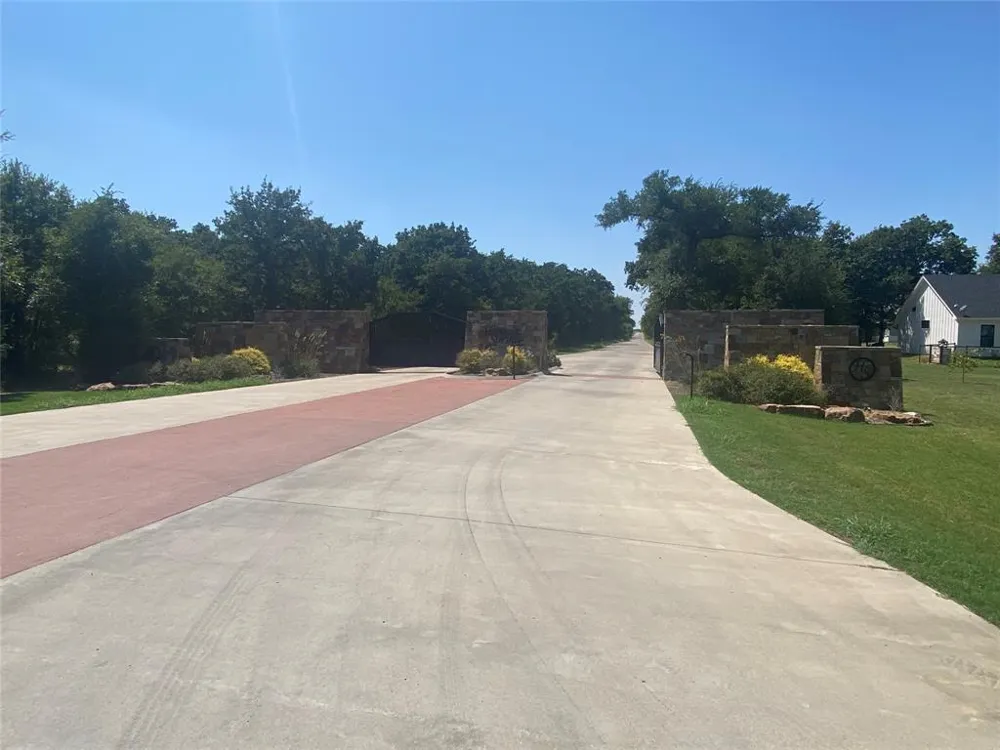 137 Heritage Springs Drive Brock, TX 76087