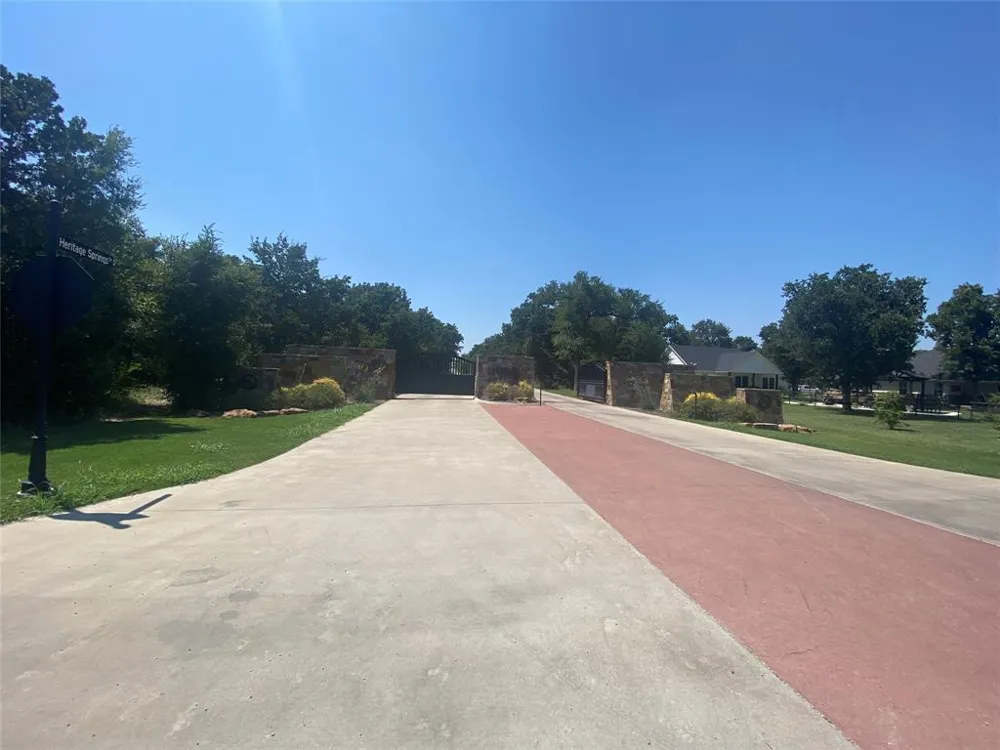 137 Heritage Springs Drive Brock, TX 76087
