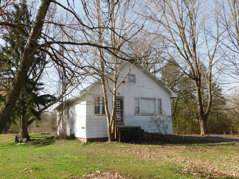 2583 Sodus Parkway Sodus, MI 49126