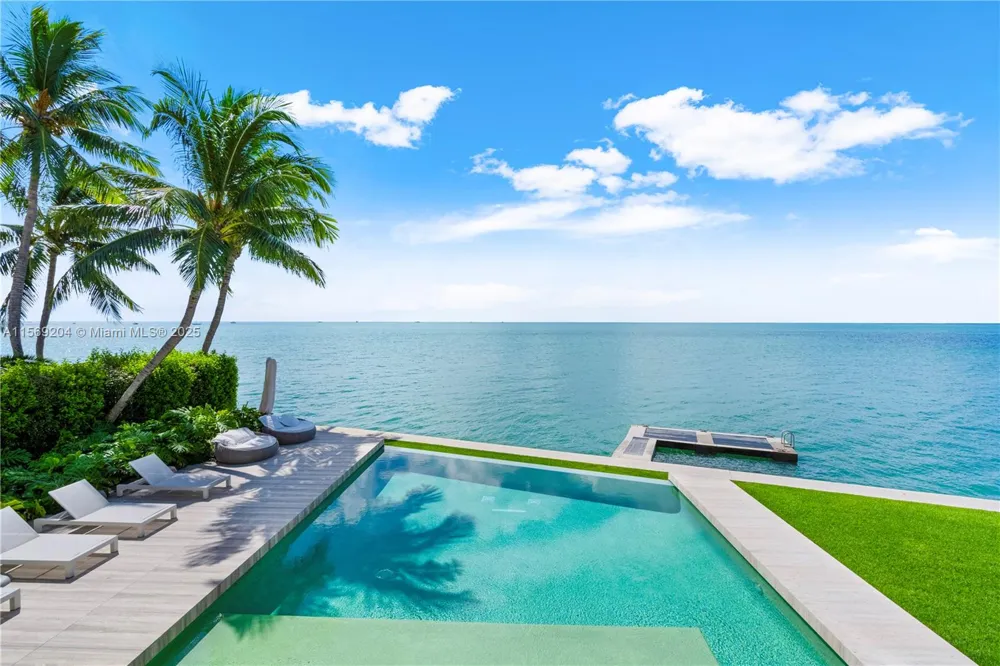 440 S Mashta Dr Key Biscayne, FL 33149