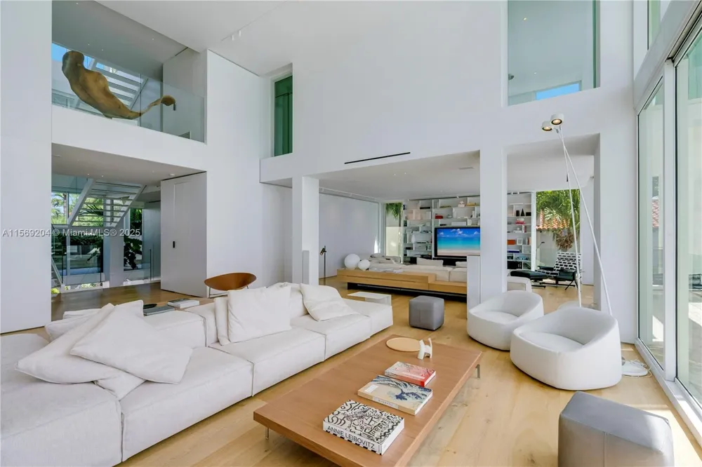 440 S Mashta Dr Key Biscayne, FL 33149