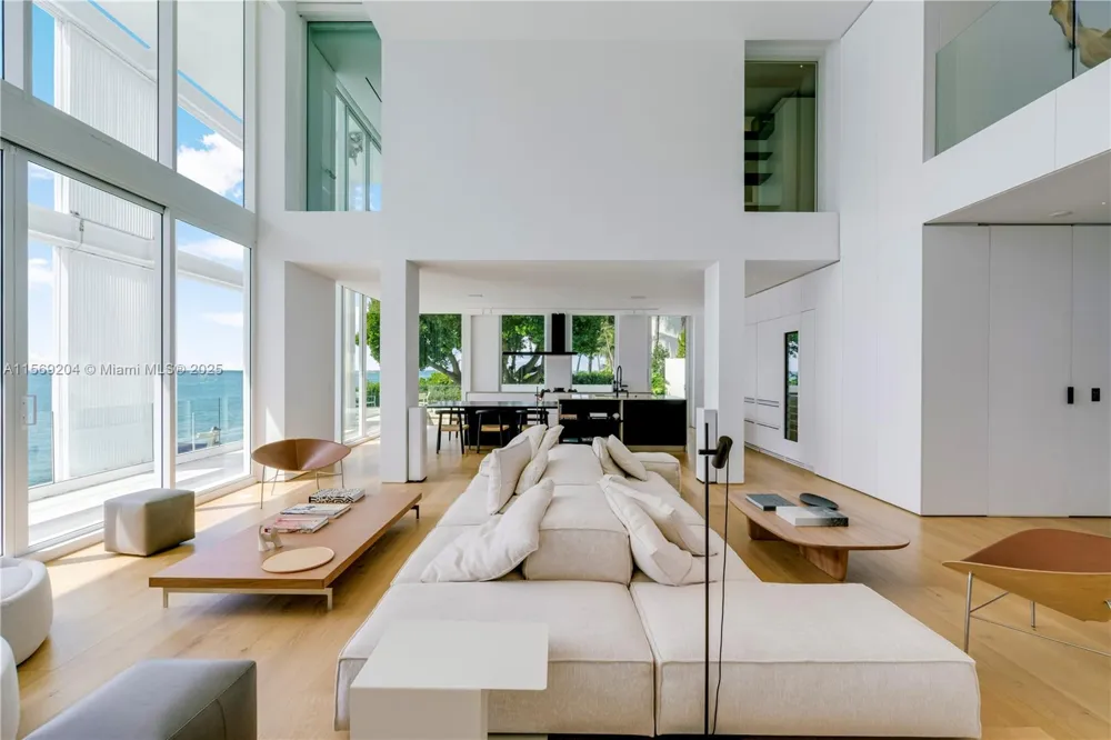 440 S Mashta Dr Key Biscayne, FL 33149