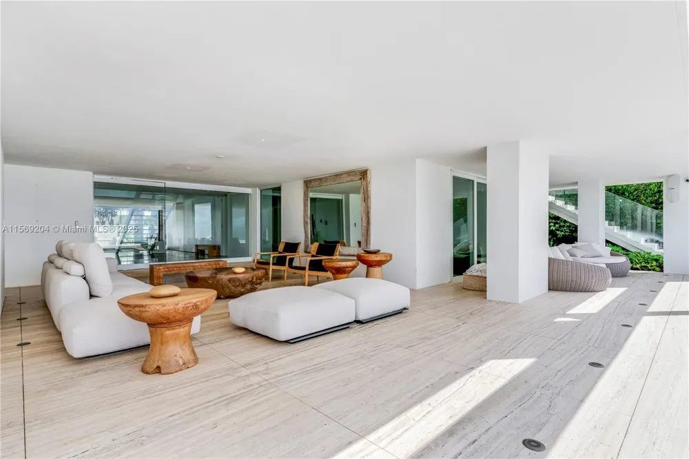 440 S Mashta Dr Key Biscayne, FL 33149