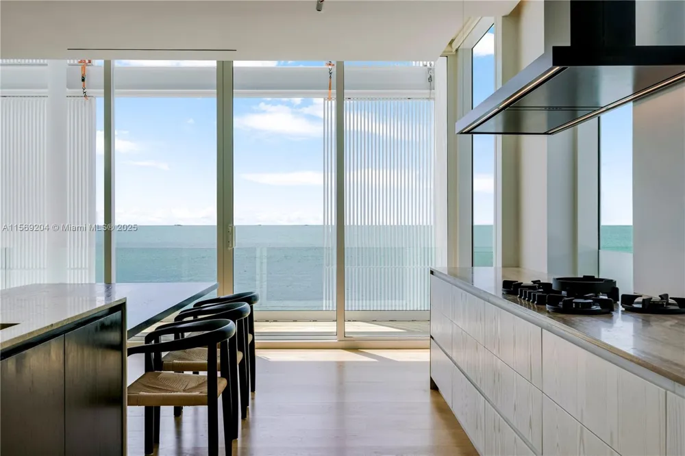 440 S Mashta Dr Key Biscayne, FL 33149