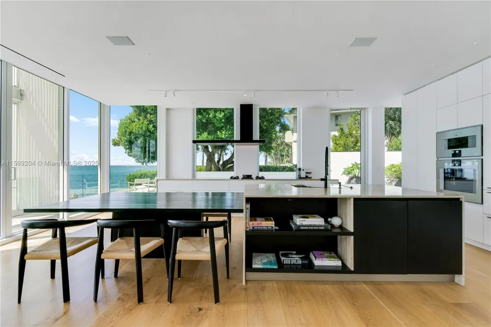 440 S Mashta Dr Key Biscayne, FL 33149