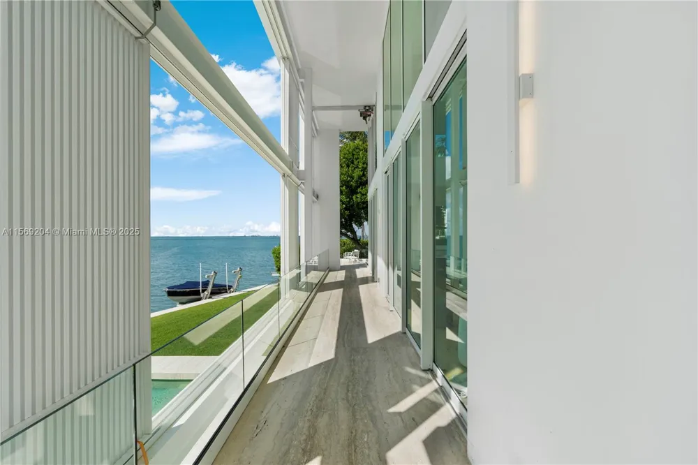 440 S Mashta Dr Key Biscayne, FL 33149