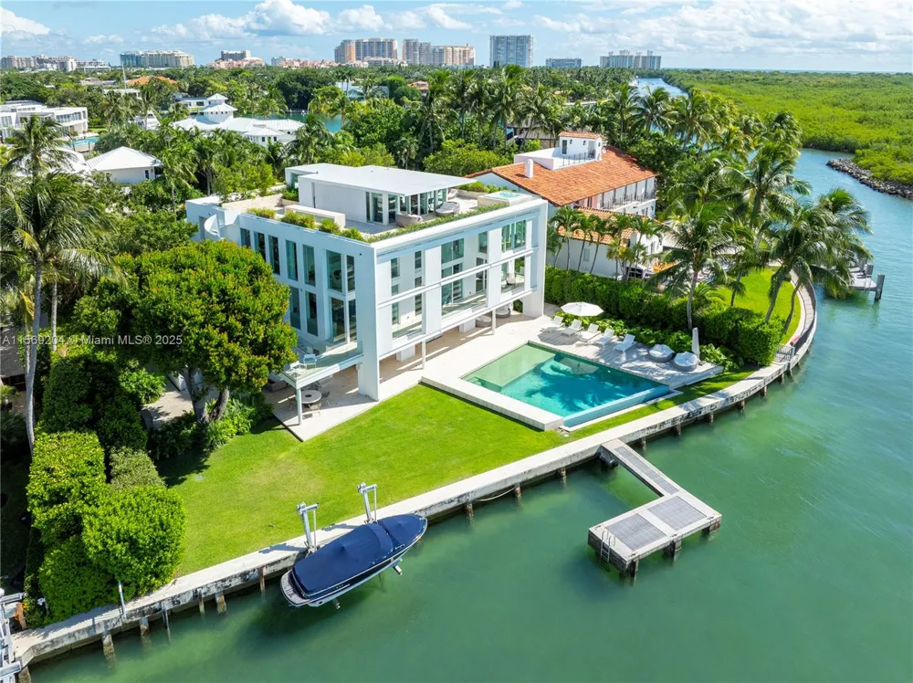 440 S Mashta Dr Key Biscayne, FL 33149