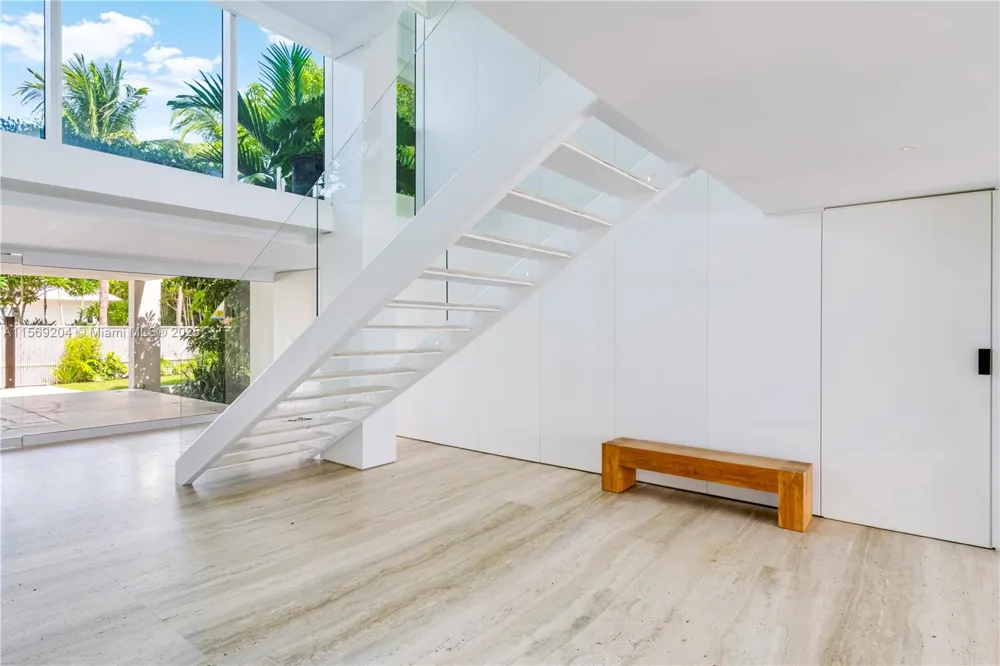 440 S Mashta Dr Key Biscayne, FL 33149