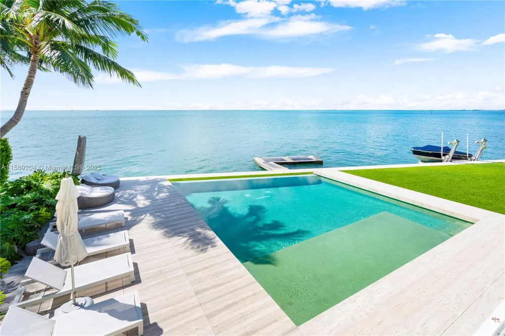 440 S Mashta Dr Key Biscayne, FL 33149