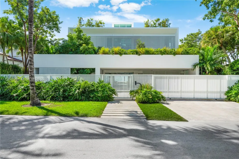 440 S Mashta Dr Key Biscayne, FL 33149