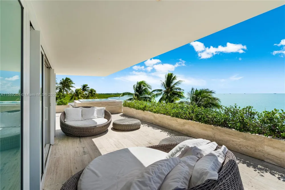 440 S Mashta Dr Key Biscayne, FL 33149