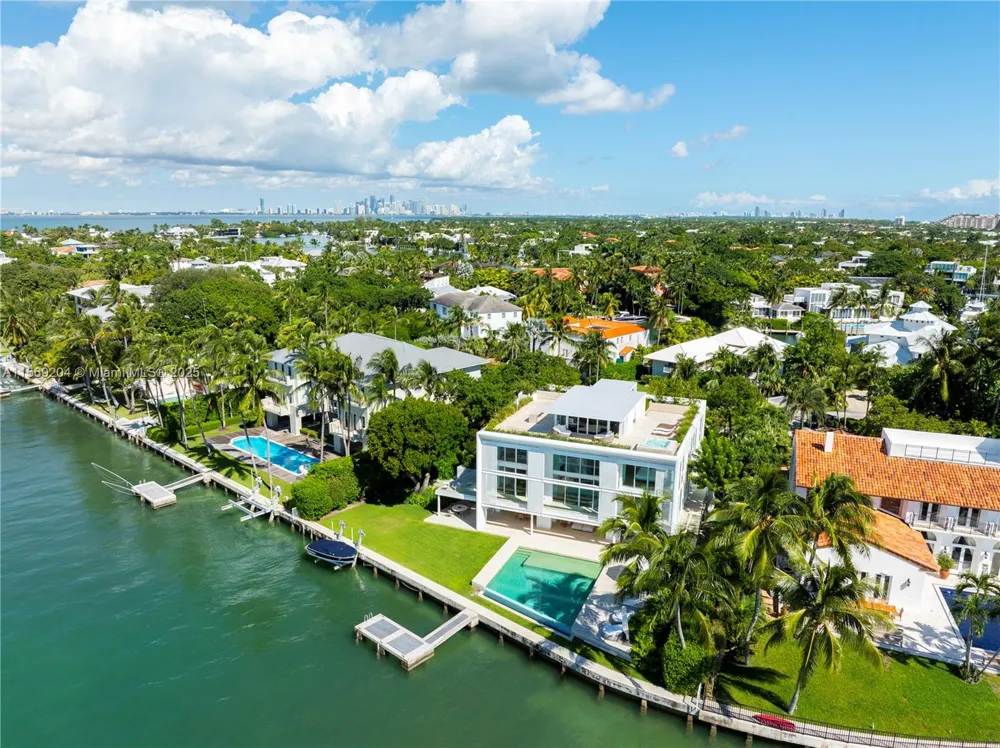 440 S Mashta Dr Key Biscayne, FL 33149