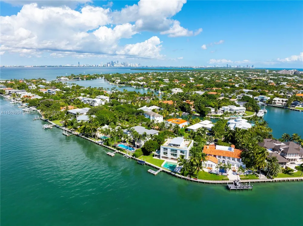 440 S Mashta Dr Key Biscayne, FL 33149