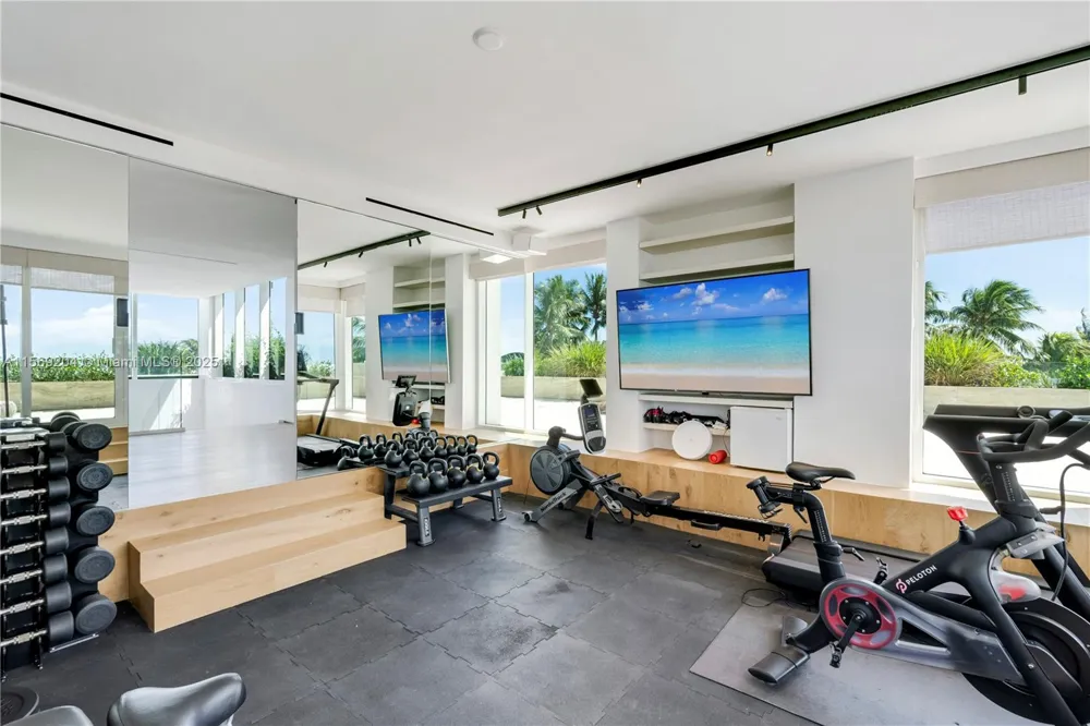 440 S Mashta Dr Key Biscayne, FL 33149