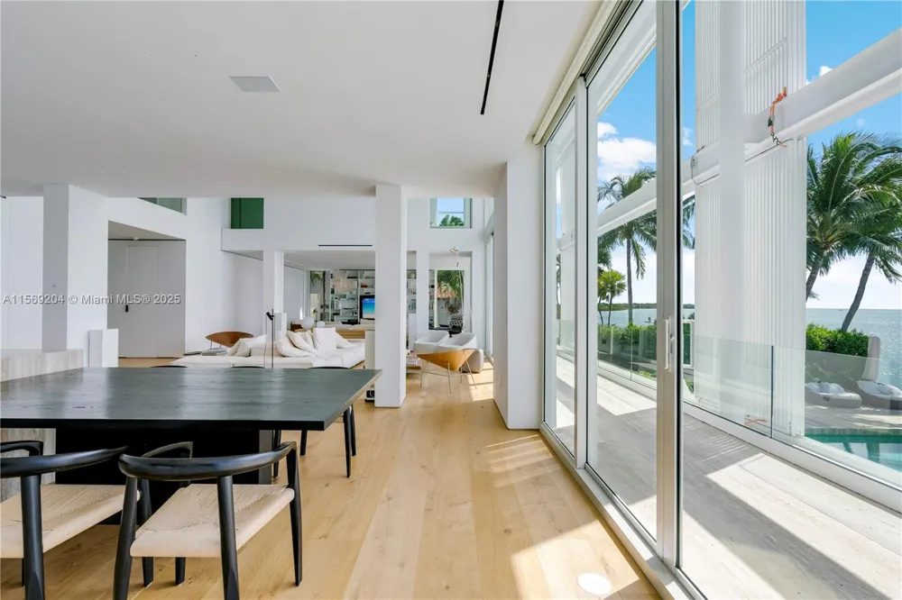 440 S Mashta Dr Key Biscayne, FL 33149