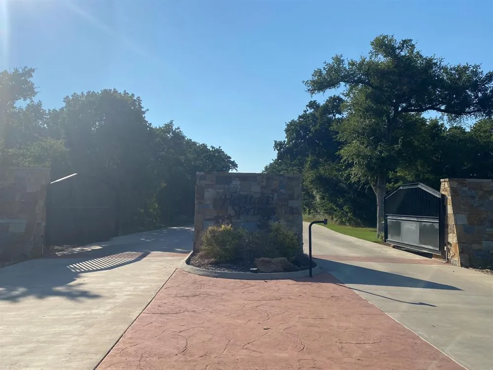 128 Heritage Springs Drive Brock, TX 76087