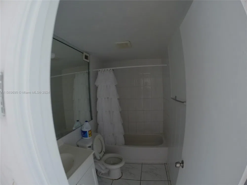 400 Kings Point Dr #905 Sunny Isles Beach, FL 33160
